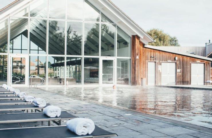 Cotswolds Lakehouse, With Hot Tub & Spa Access, Lower Mill Estate Somerford Keynes Dış mekan fotoğraf